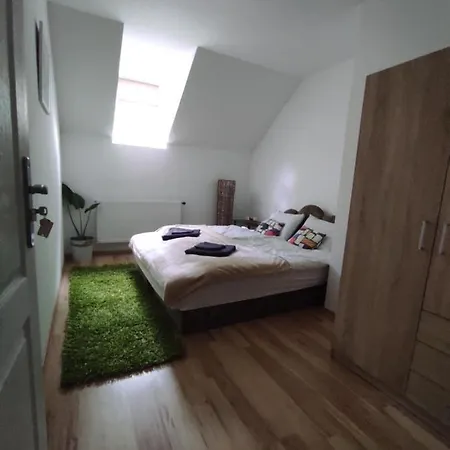 Tina Apartman *